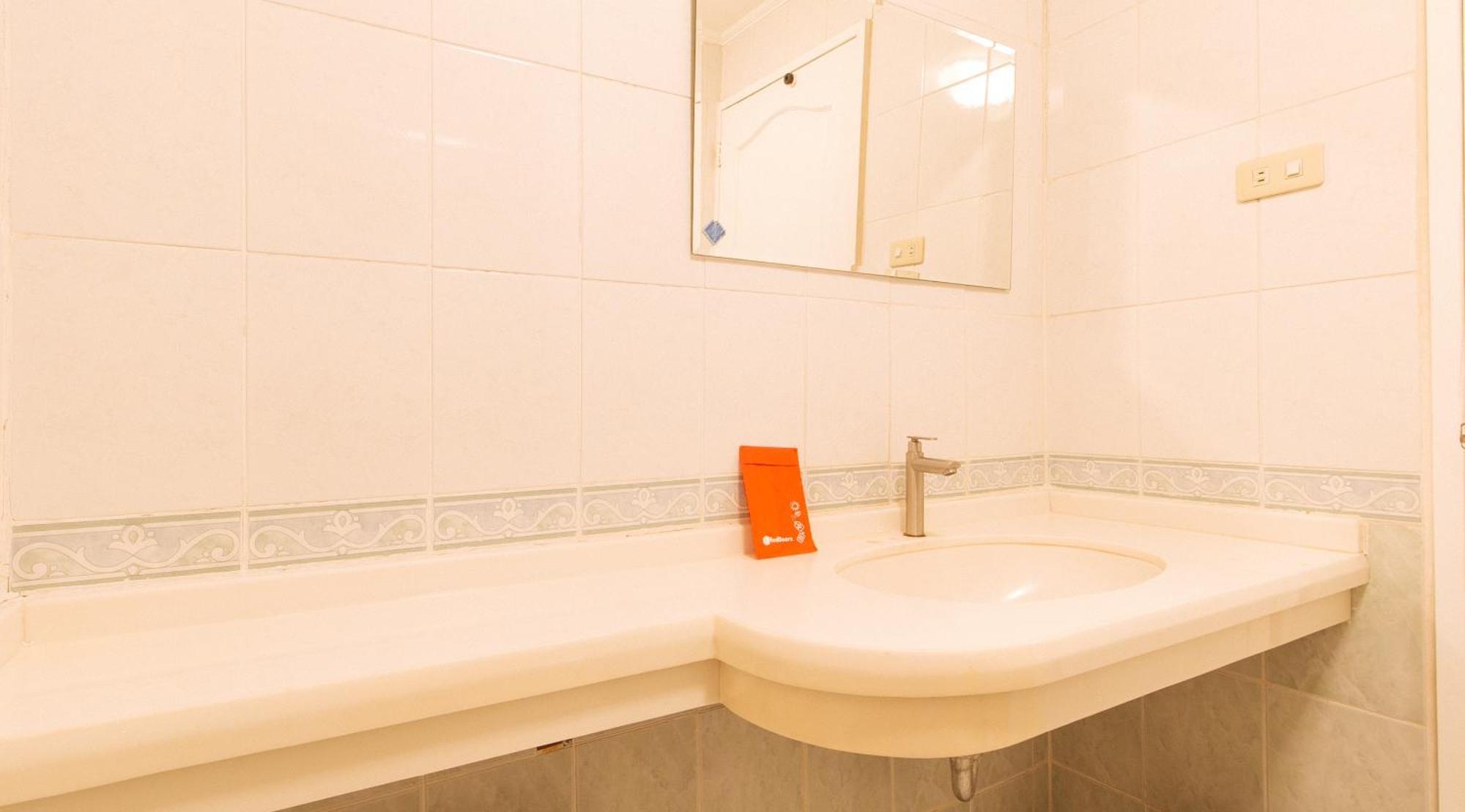 Reddoorz @ Manila Airport Hotel Paranaque City Экстерьер фото